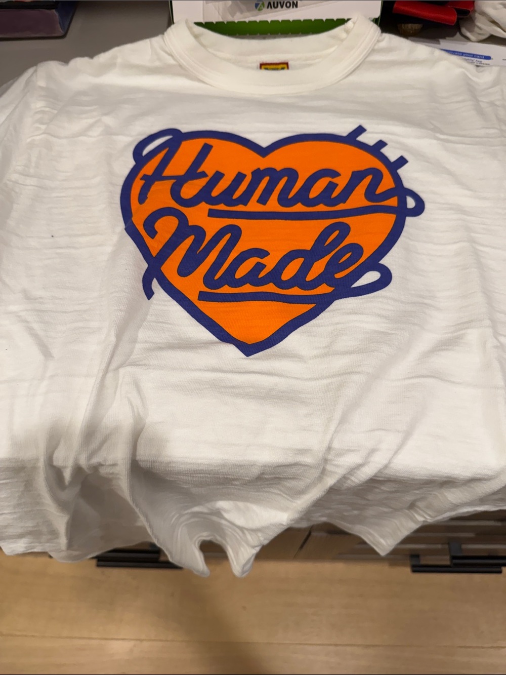 T-shirt with graphic heart logo